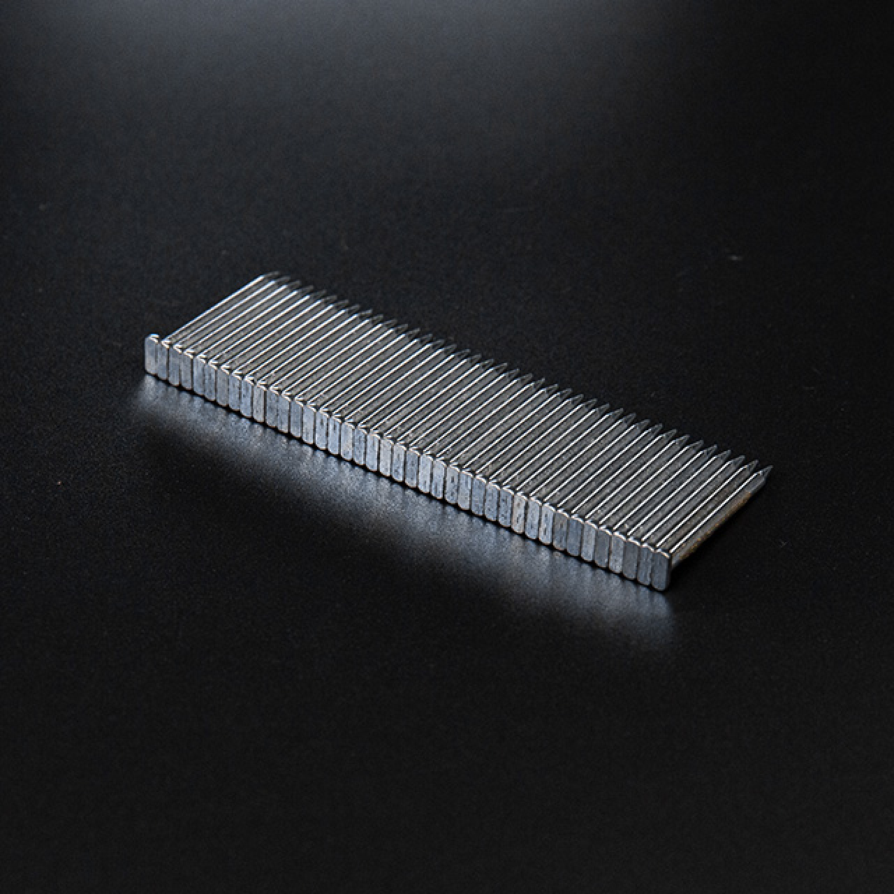 Steel_nails_1266-2-640