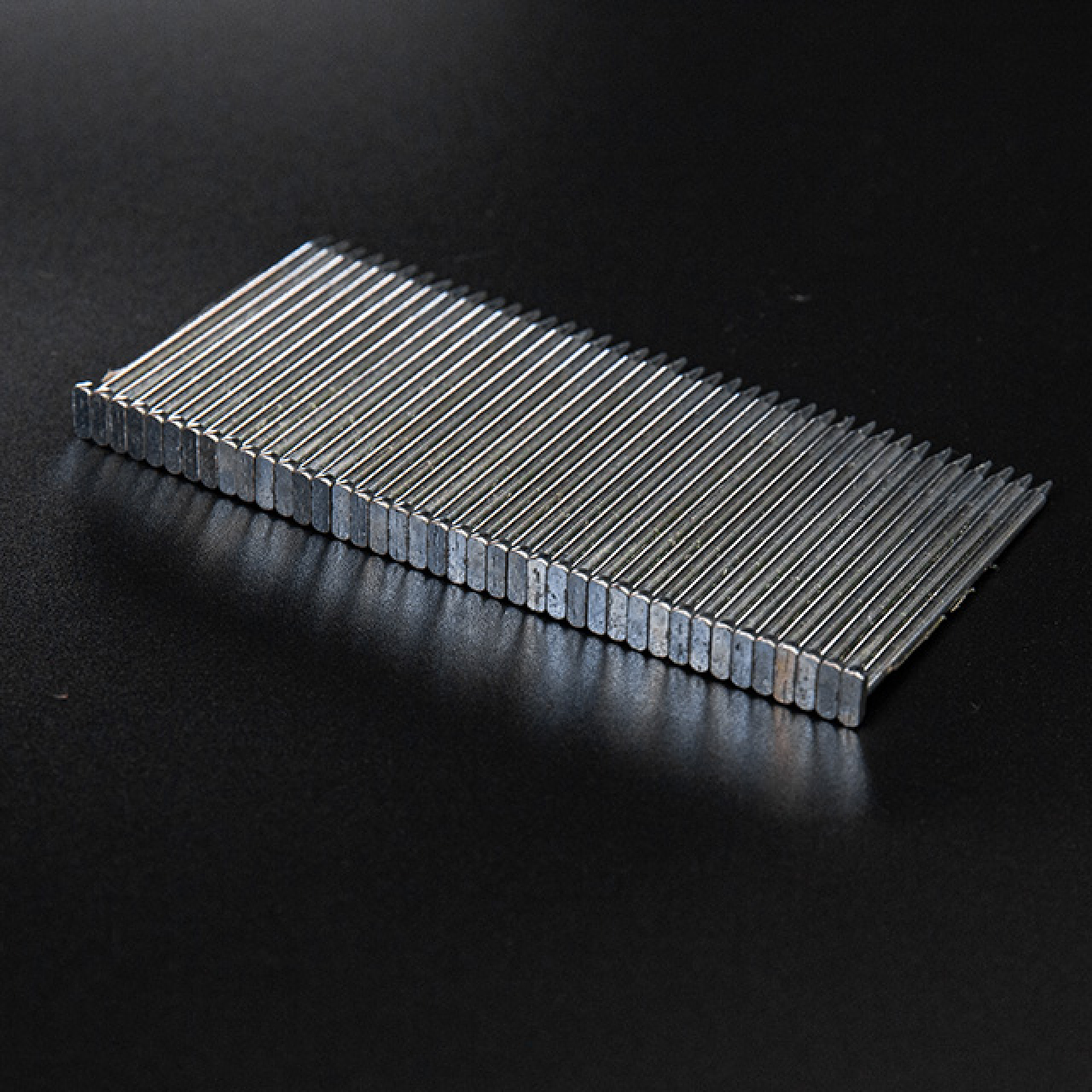 Steel_nails_1268-2-640